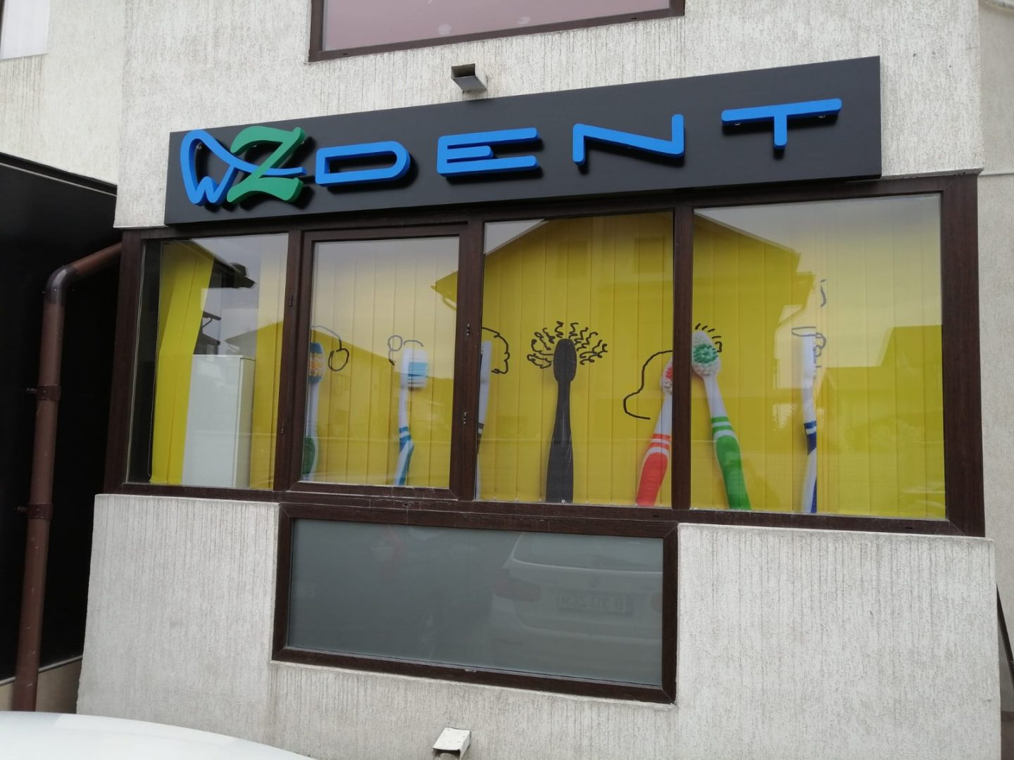 jaluzele verticale personalizate