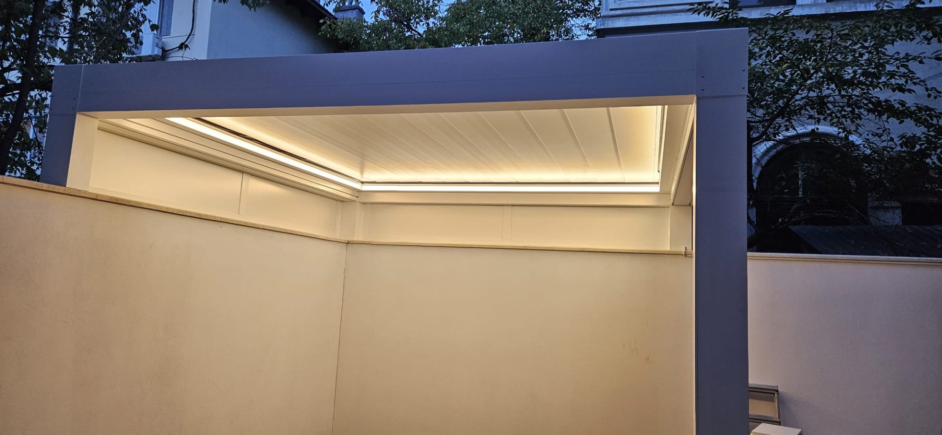 Pergola Bioclimatica Retractabila cu Iluminare LED
