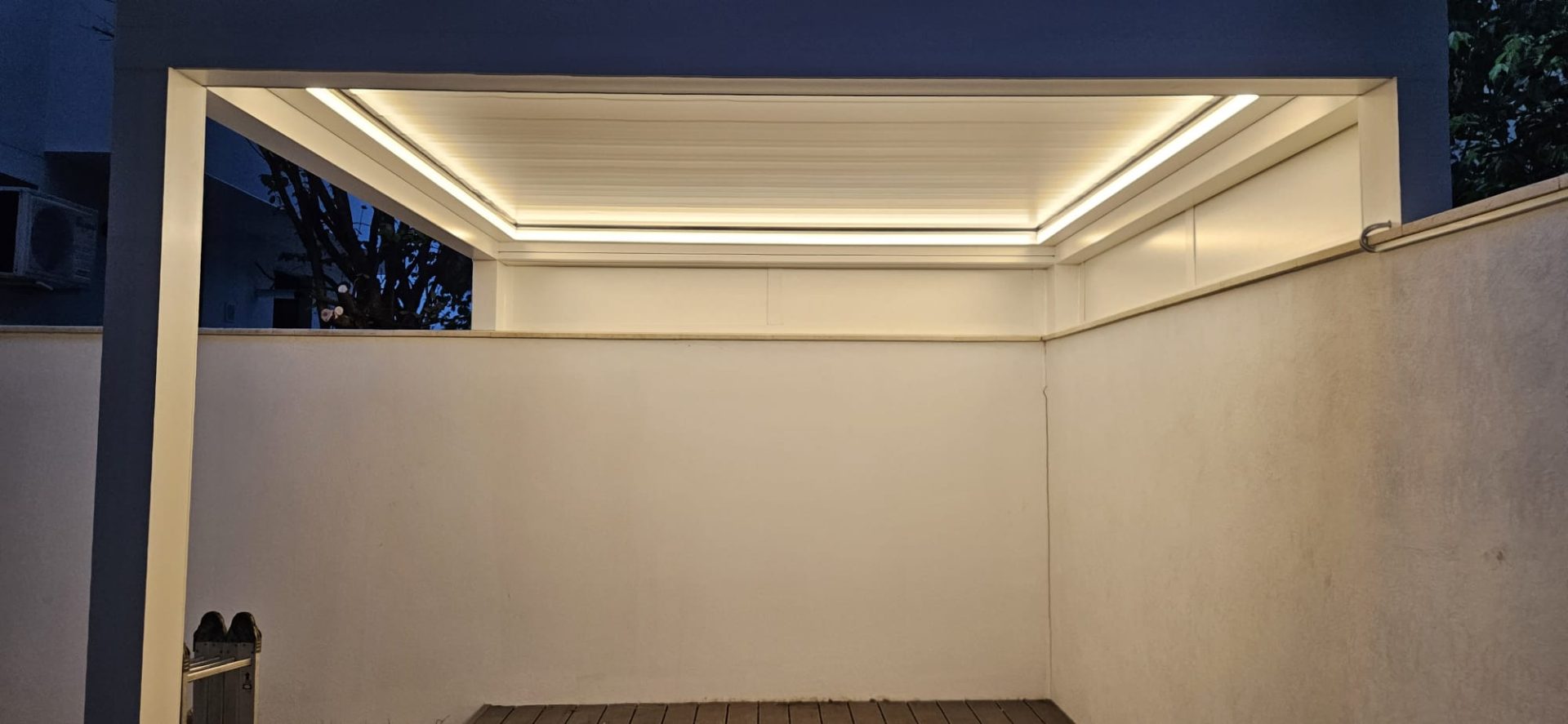 Pergola Bioclimatica Retractabila cu Iluminare LED