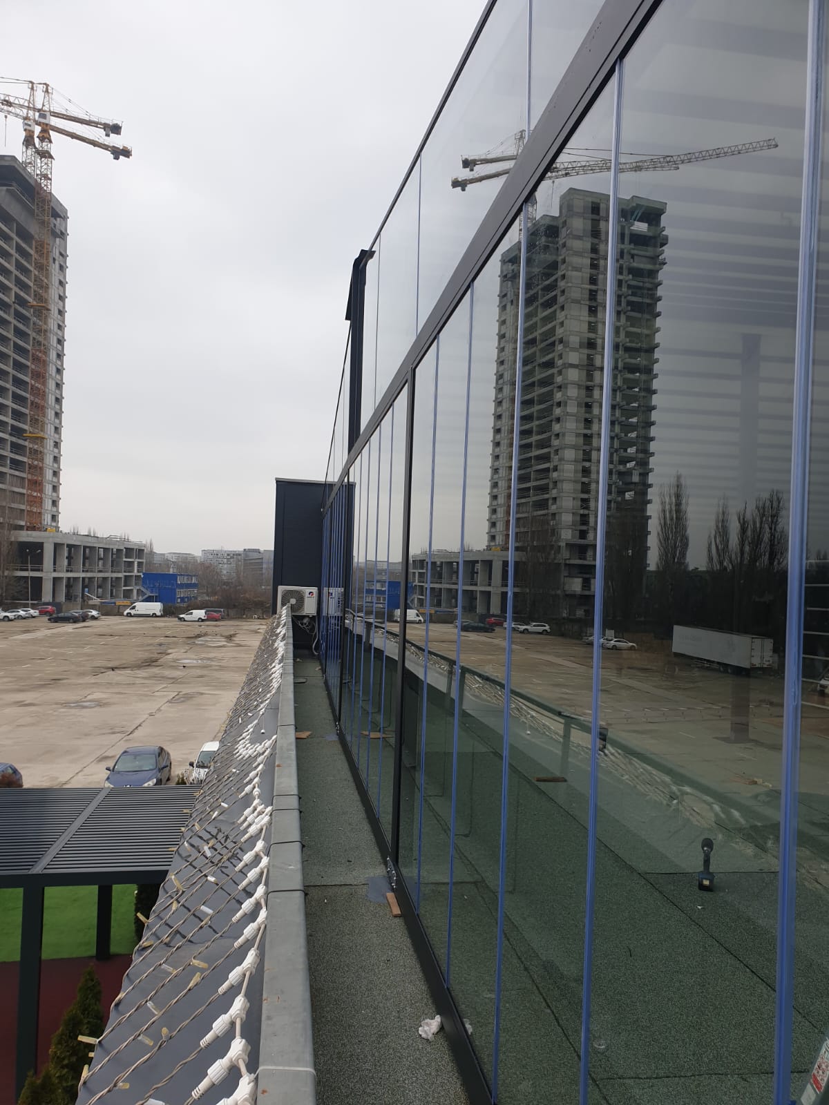 pergola retractabila inchidere cu sticla