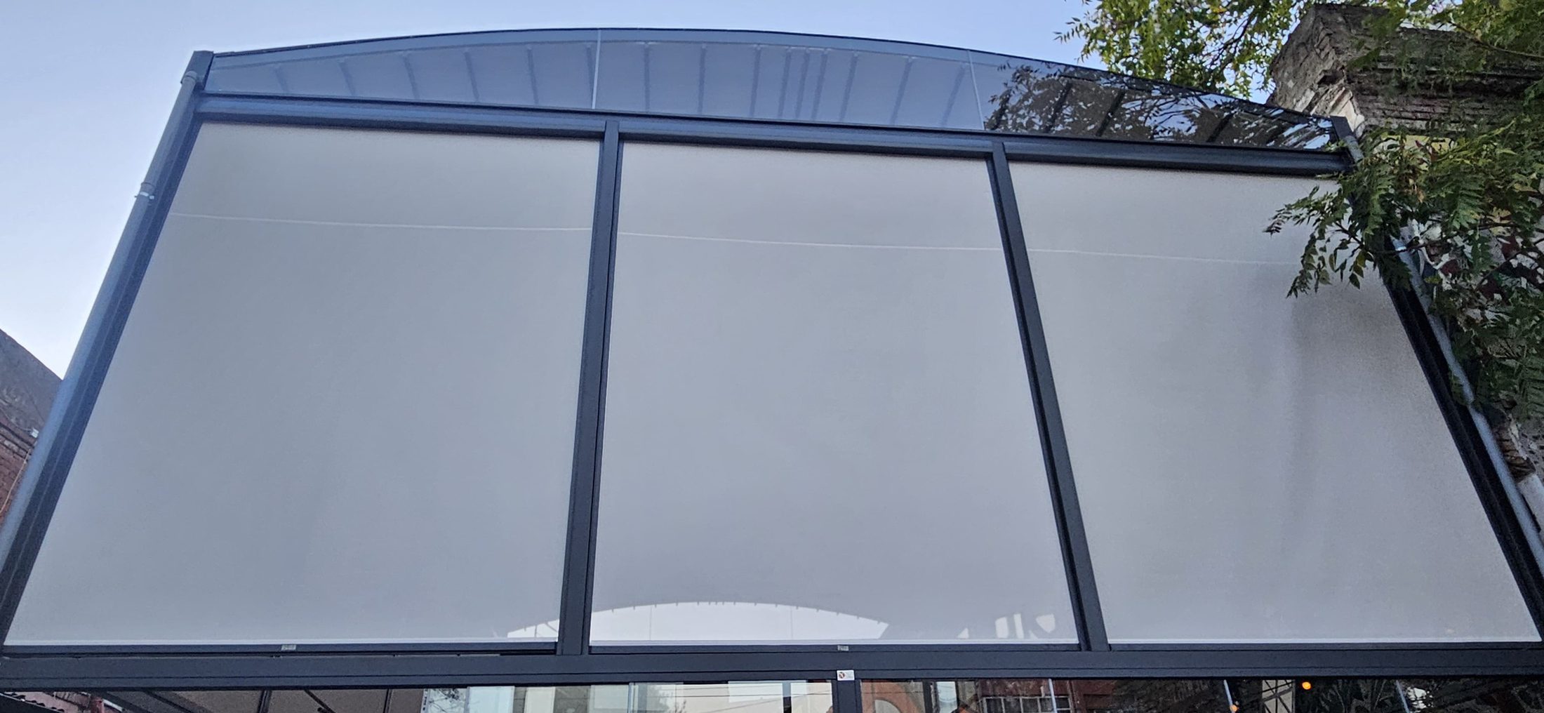 Rulouri Zip Screen